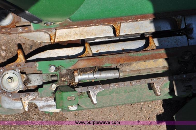 image for item F2043 2008 John Deere 612C corn head