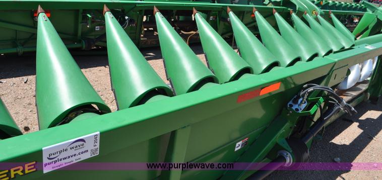 image for item F2043 2008 John Deere 612C corn head