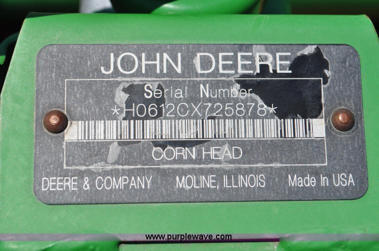 image for item F2043 2008 John Deere 612C corn head