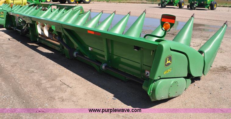 image for item F2044 2010 John Deere 612C corn head