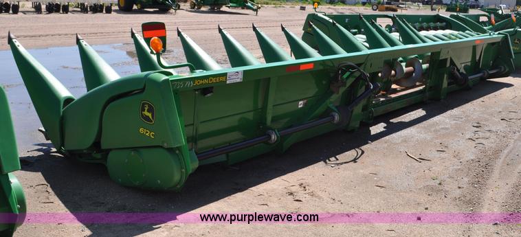 image for item F2044 2010 John Deere 612C corn head