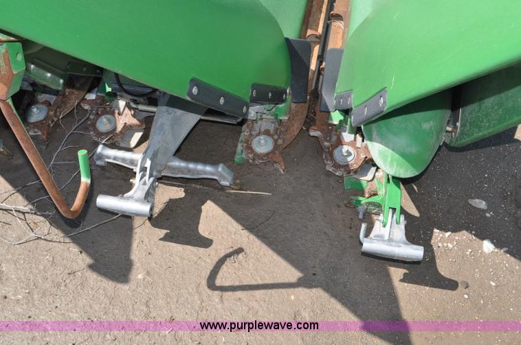 image for item F2044 2010 John Deere 612C corn head