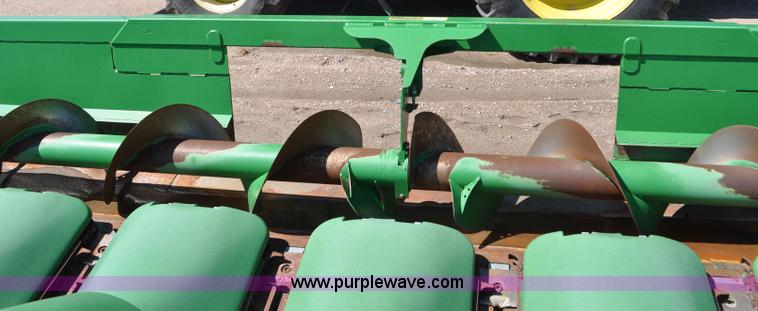 image for item F2044 2010 John Deere 612C corn head