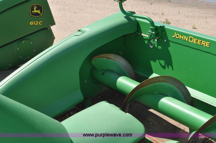 image for item F2044 2010 John Deere 612C corn head