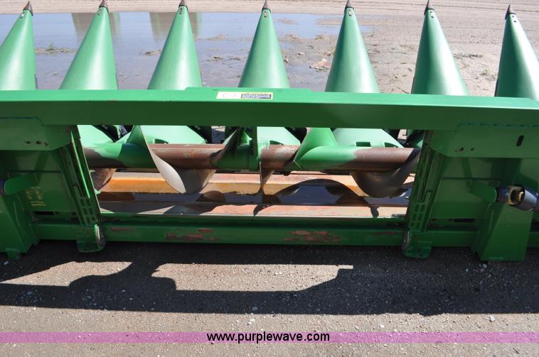 image for item F2044 2010 John Deere 612C corn head