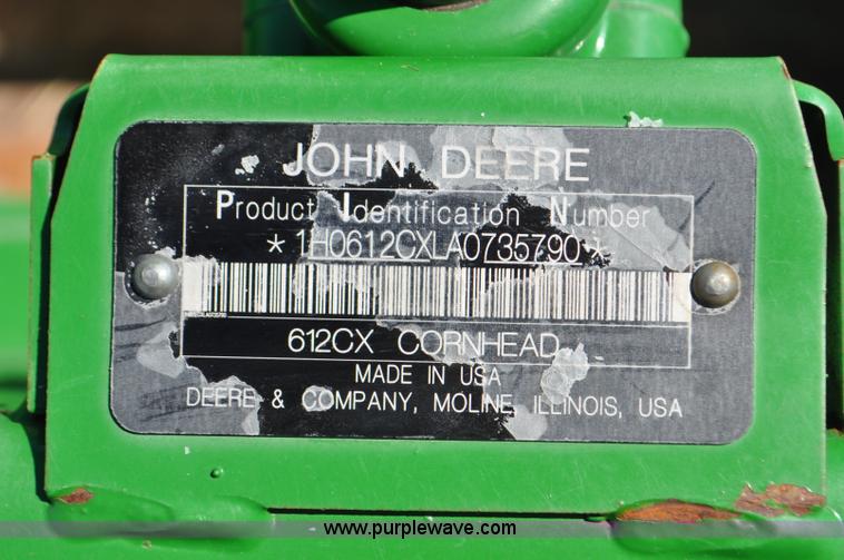 image for item F2044 2010 John Deere 612C corn head