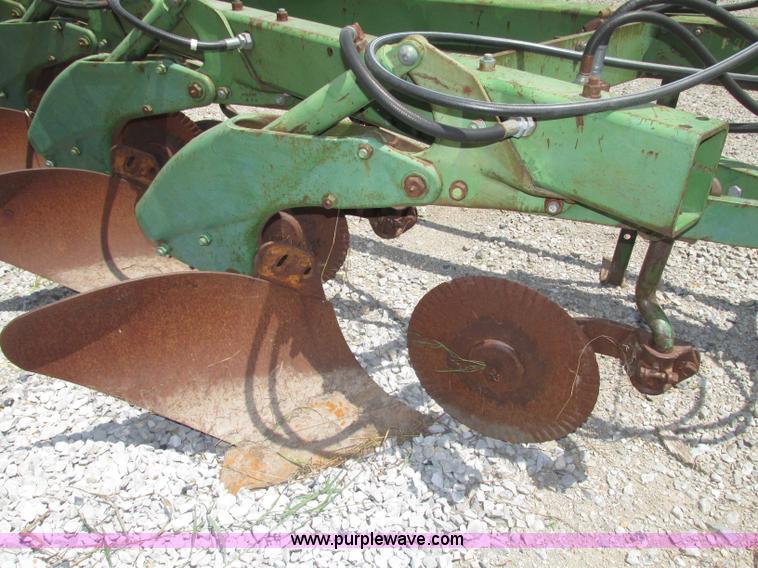 image for item F7444 John Deere F345H six bottom plow