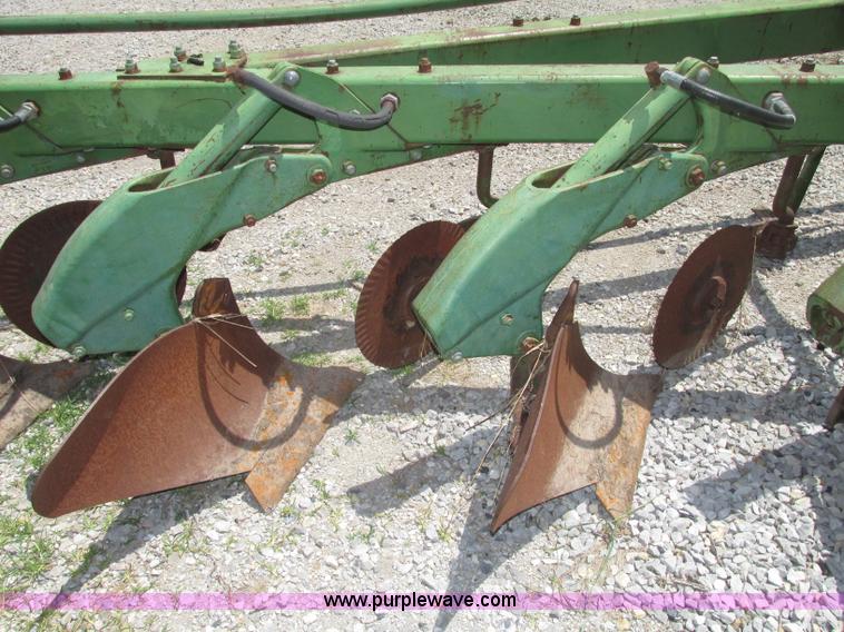 image for item F7444 John Deere F345H six bottom plow