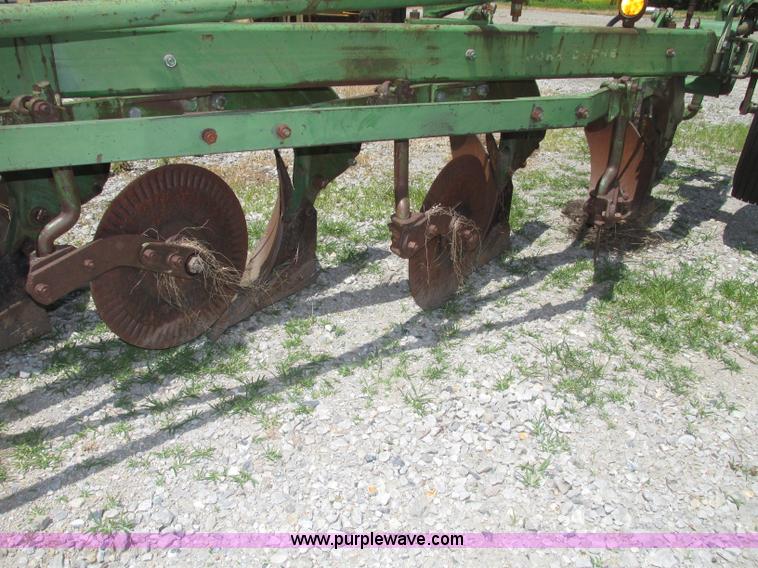 image for item F7444 John Deere F345H six bottom plow