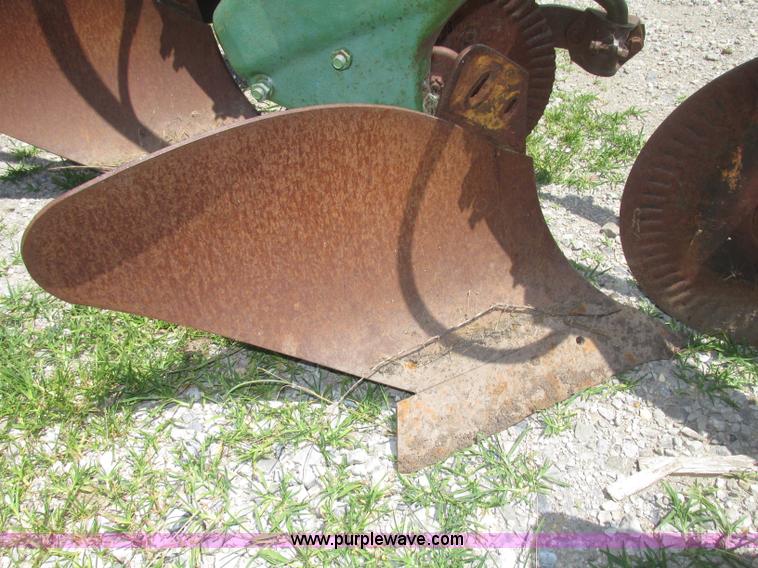 image for item F7444 John Deere F345H six bottom plow
