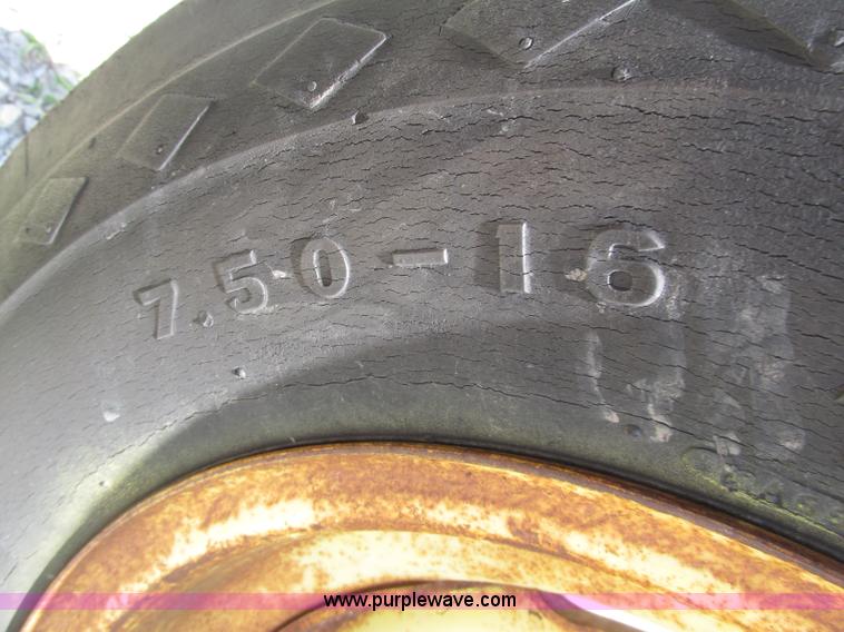 image for item F7444 John Deere F345H six bottom plow