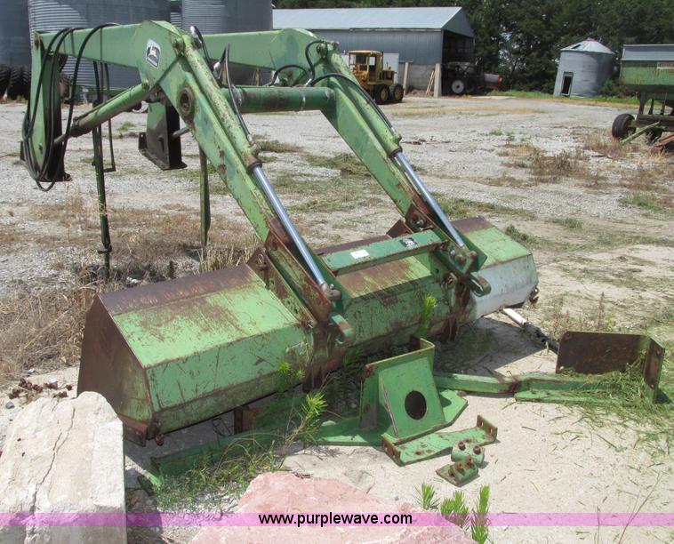 image for item F7445 John Deere 158 tractor loader