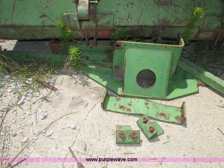 image for item F7445 John Deere 158 tractor loader