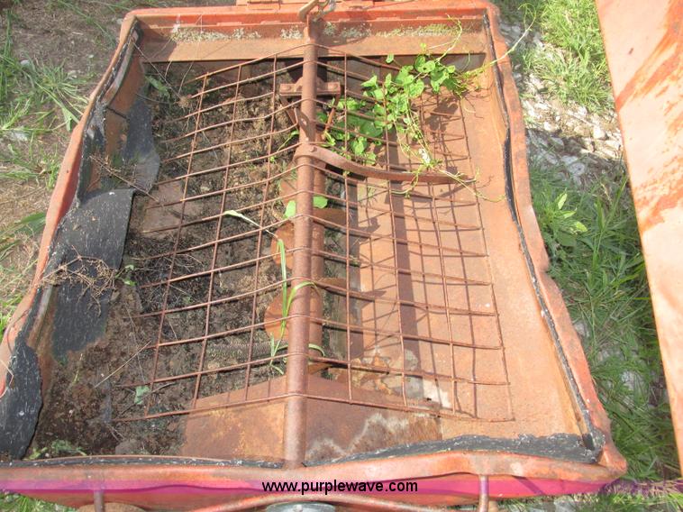 image for item F7456 Mayrath 61' x 8" grain auger