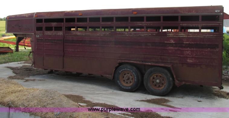image for item F7457 1991 Boss 720GNS 20' gooseneck livestock trailer