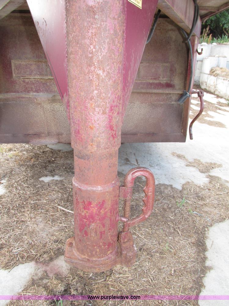 image for item F7457 1991 Boss 720GNS 20' gooseneck livestock trailer