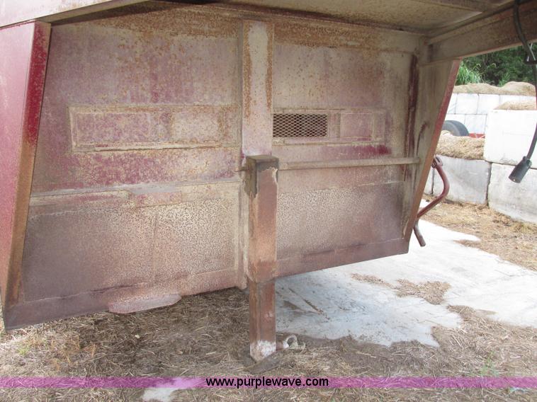 image for item F7457 1991 Boss 720GNS 20' gooseneck livestock trailer