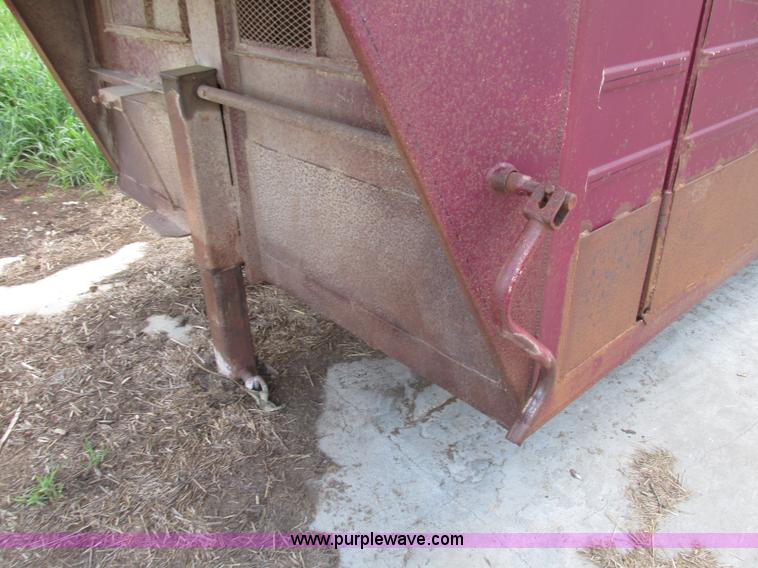 image for item F7457 1991 Boss 720GNS 20' gooseneck livestock trailer