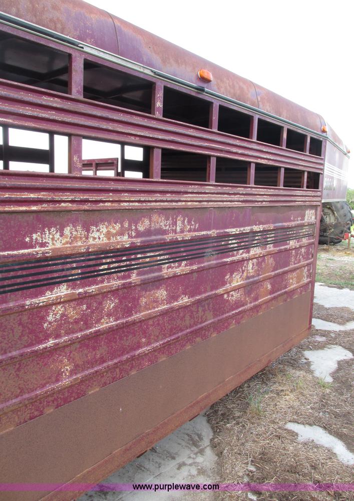 image for item F7457 1991 Boss 720GNS 20' gooseneck livestock trailer