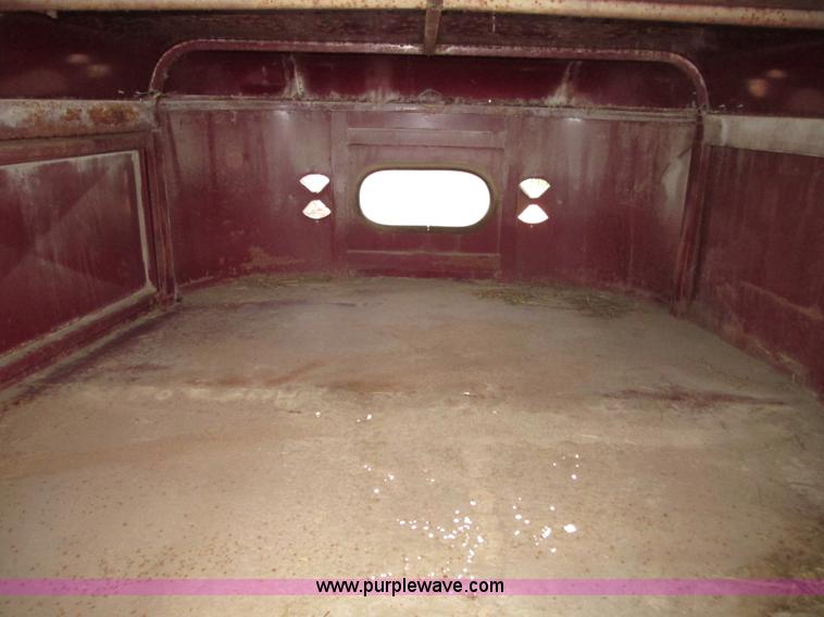 image for item F7457 1991 Boss 720GNS 20' gooseneck livestock trailer