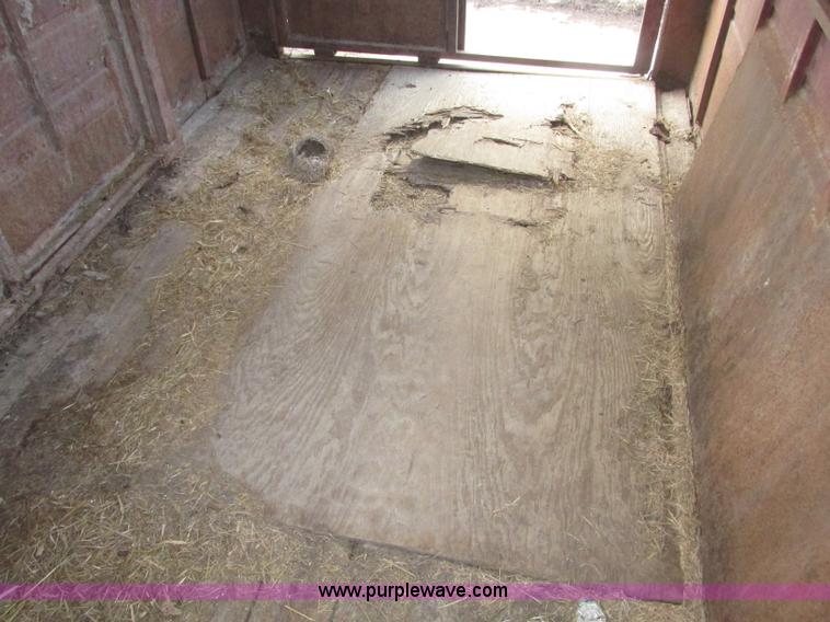 image for item F7457 1991 Boss 720GNS 20' gooseneck livestock trailer