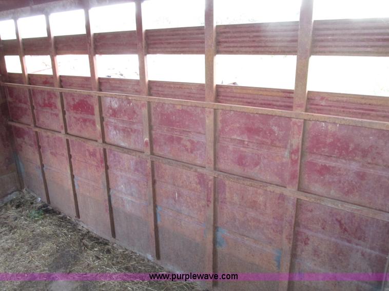 image for item F7457 1991 Boss 720GNS 20' gooseneck livestock trailer