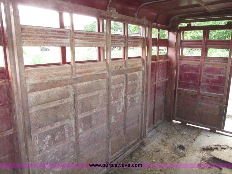 image for item F7457 1991 Boss 720GNS 20' gooseneck livestock trailer