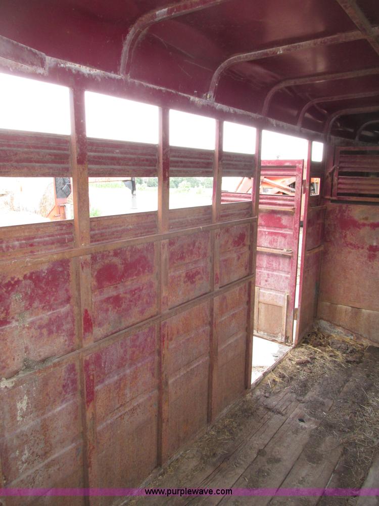 image for item F7457 1991 Boss 720GNS 20' gooseneck livestock trailer