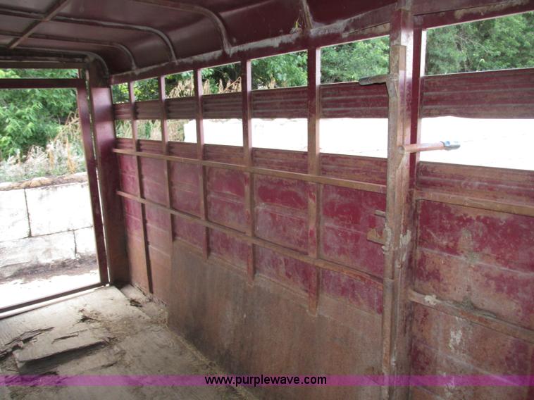 image for item F7457 1991 Boss 720GNS 20' gooseneck livestock trailer