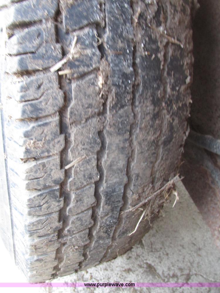 image for item F7457 1991 Boss 720GNS 20' gooseneck livestock trailer