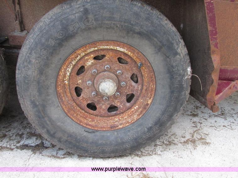 image for item F7457 1991 Boss 720GNS 20' gooseneck livestock trailer