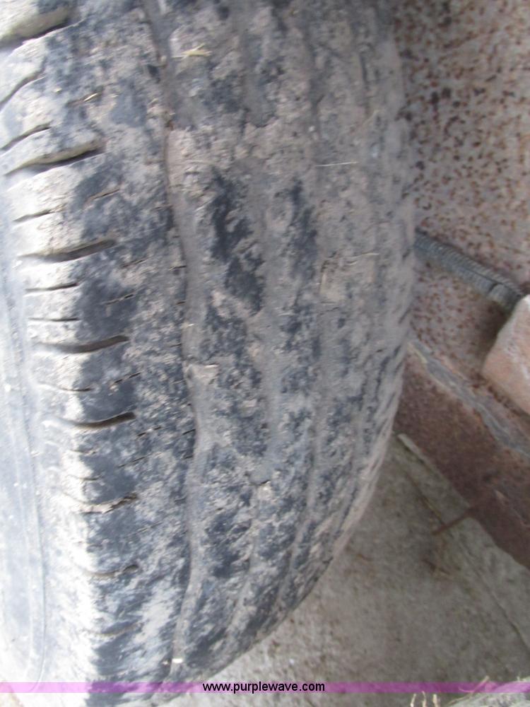 image for item F7457 1991 Boss 720GNS 20' gooseneck livestock trailer