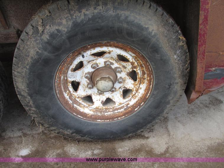 image for item F7457 1991 Boss 720GNS 20' gooseneck livestock trailer