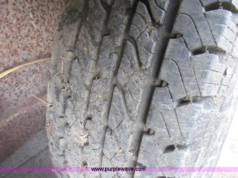 image for item F7457 1991 Boss 720GNS 20' gooseneck livestock trailer