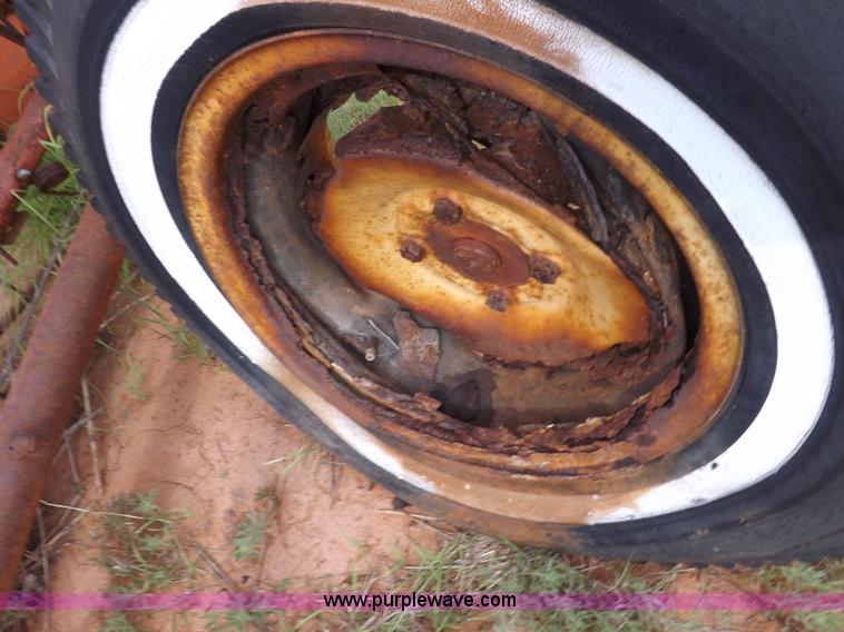 image for item H1779 Massey-Ferguson 37 hay rake