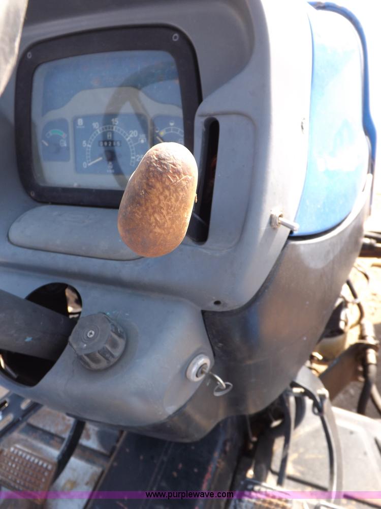 image for item H1794 2006 New Holland TN70A MFWD tractor