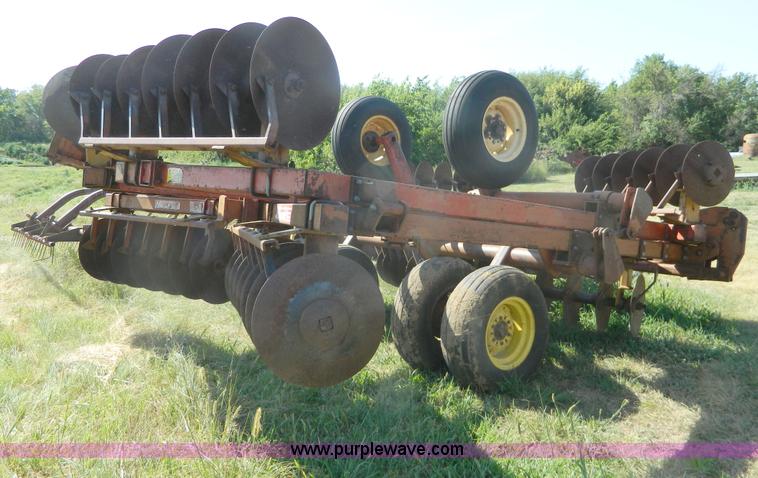 image for item H2432 Kewanee 1010 tandem disk