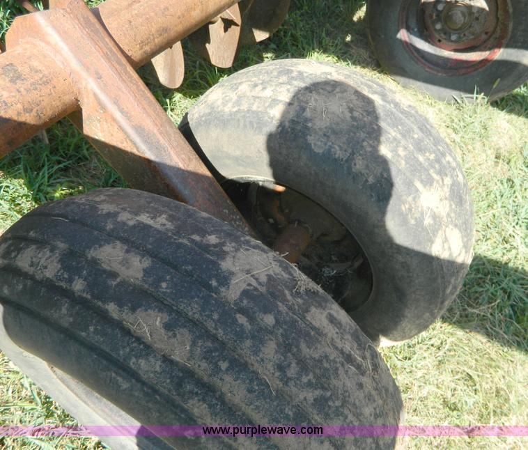 image for item H2432 Kewanee 1010 tandem disk