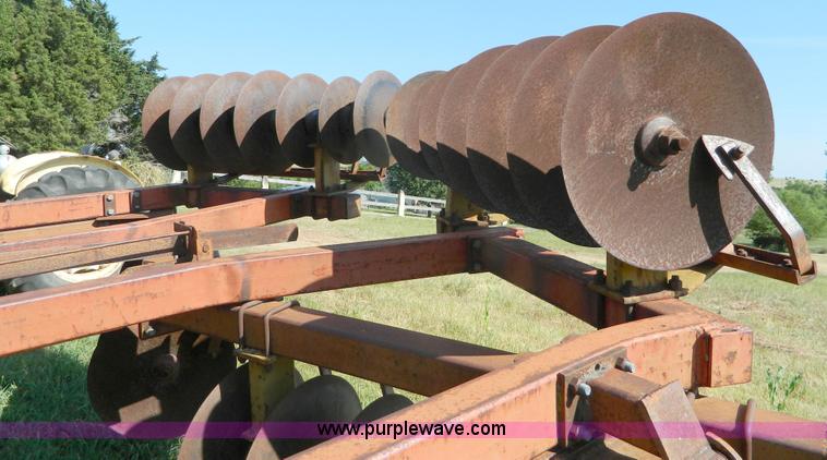 image for item H2432 Kewanee 1010 tandem disk