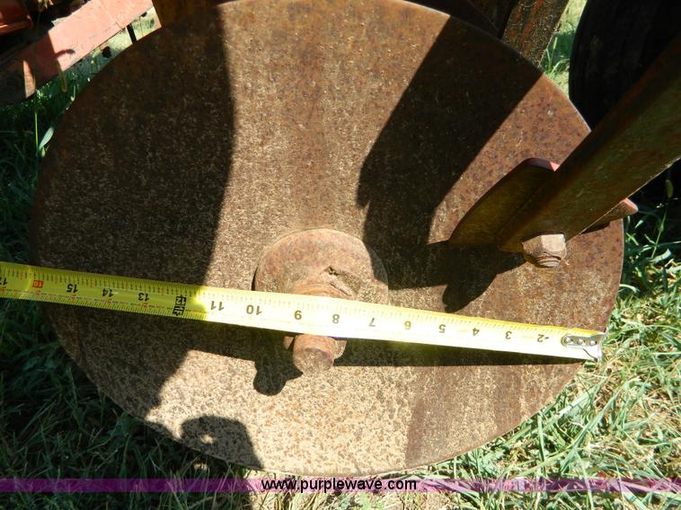 image for item H2432 Kewanee 1010 tandem disk