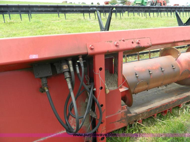 image for item H2444 1992 Case IH 1020 flex header