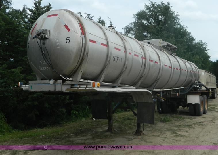 image for item H2446 1979 Kari Kool CTK tanker