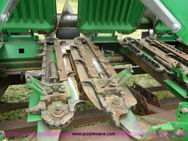 image for item H2450 1996 John Deere 893 corn head