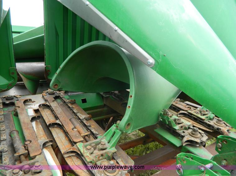 image for item H2450 1996 John Deere 893 corn head