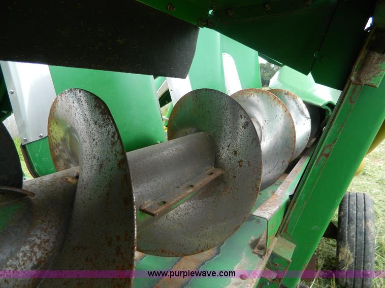 image for item H2450 1996 John Deere 893 corn head