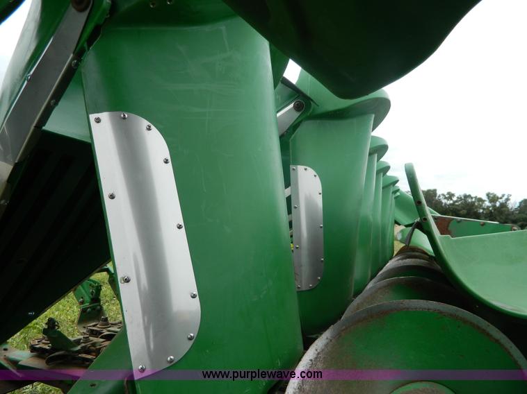 image for item H2450 1996 John Deere 893 corn head