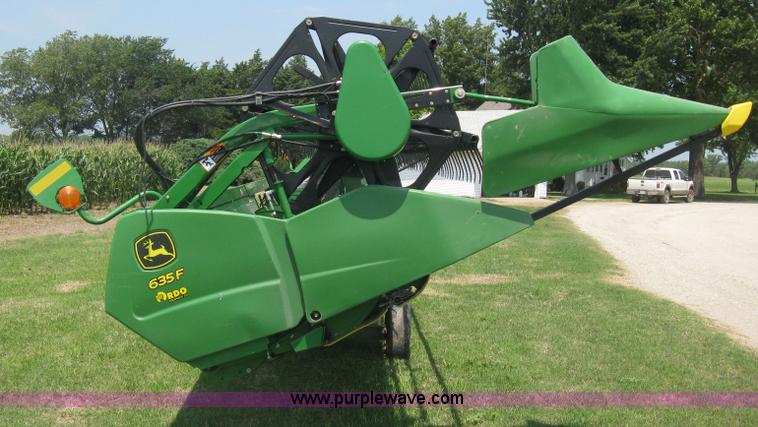 image for item H5322 2009 John Deere 635F HydraFlex platform header
