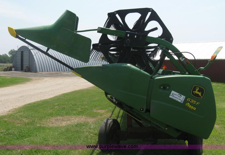 image for item H5322 2009 John Deere 635F HydraFlex platform header