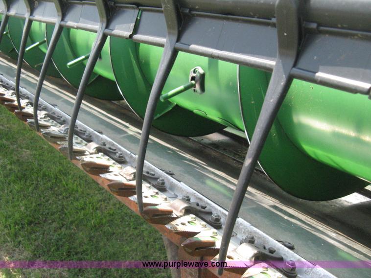 image for item H5322 2009 John Deere 635F HydraFlex platform header