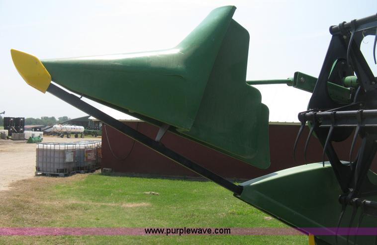 image for item H5322 2009 John Deere 635F HydraFlex platform header